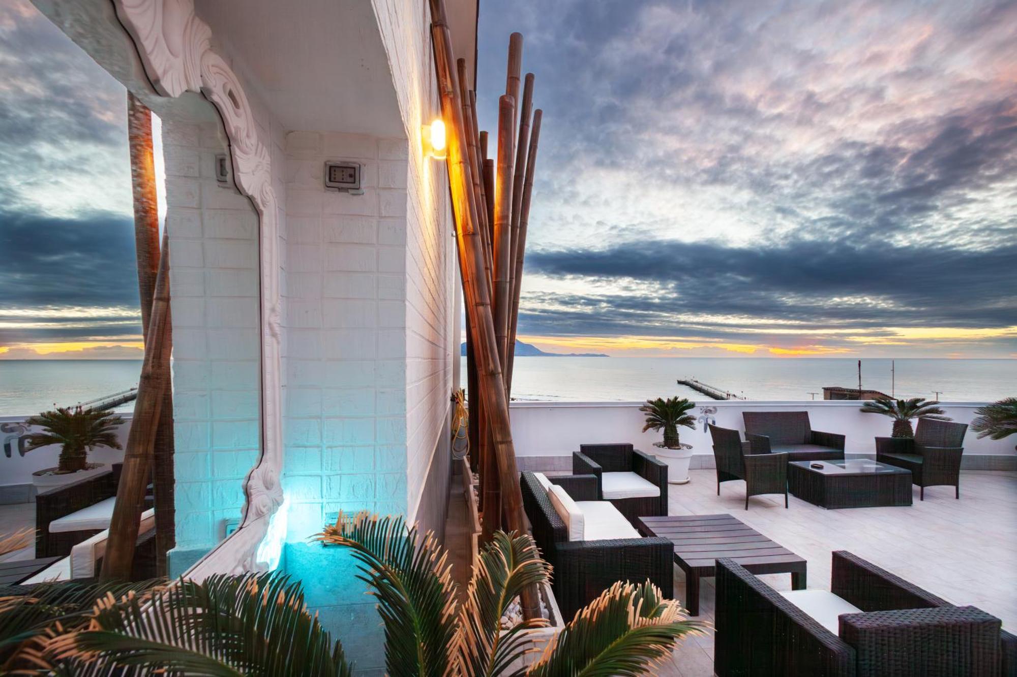 Mh Suites Rooms Apartments Bacoli Exterior foto