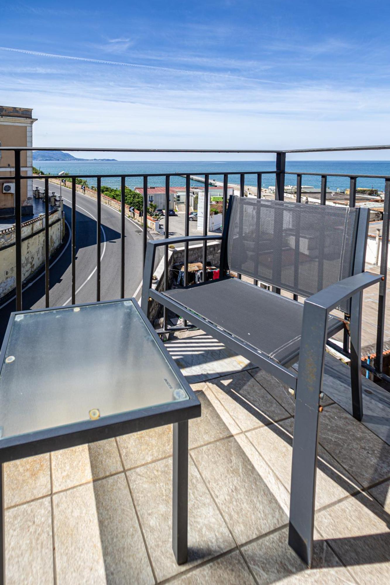 Mh Suites Rooms Apartments Bacoli Exterior foto